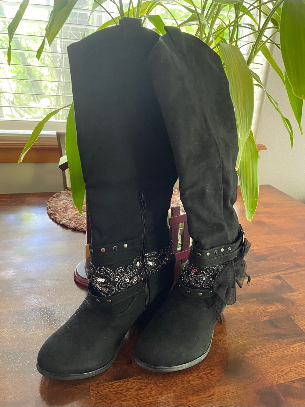 NOT RATED Moonshine Boots, Women’s 7.5, Black